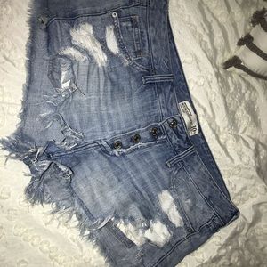 Abercrombie & Fitch low rise boyfriend shorts